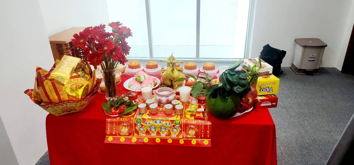 So sánh cách bày trí mâm cúng Gia tiên lễ Tết truyền thống trang nghiêm tại Tây Ninh